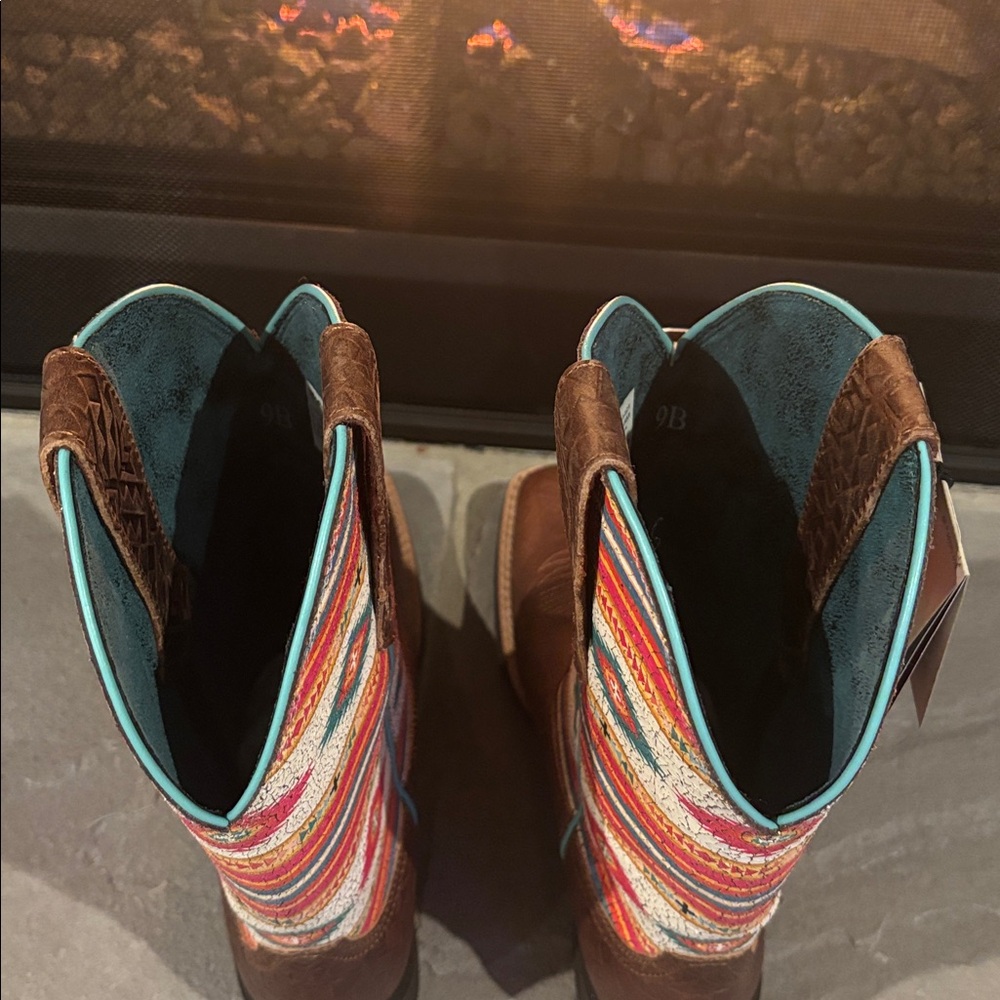 Ariat Tan Southwest Embossed Bubblegum Serape Round Up Square Toe StretchFit - Picture 5 of 14